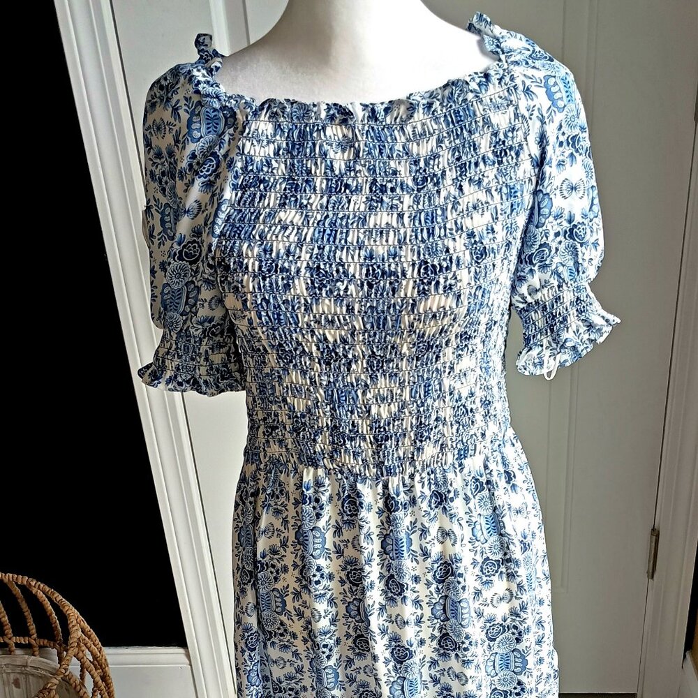 NWOT! BLUE & WHITE FLORAL Smocked MAXI DRESS - Picture 2 of 6
